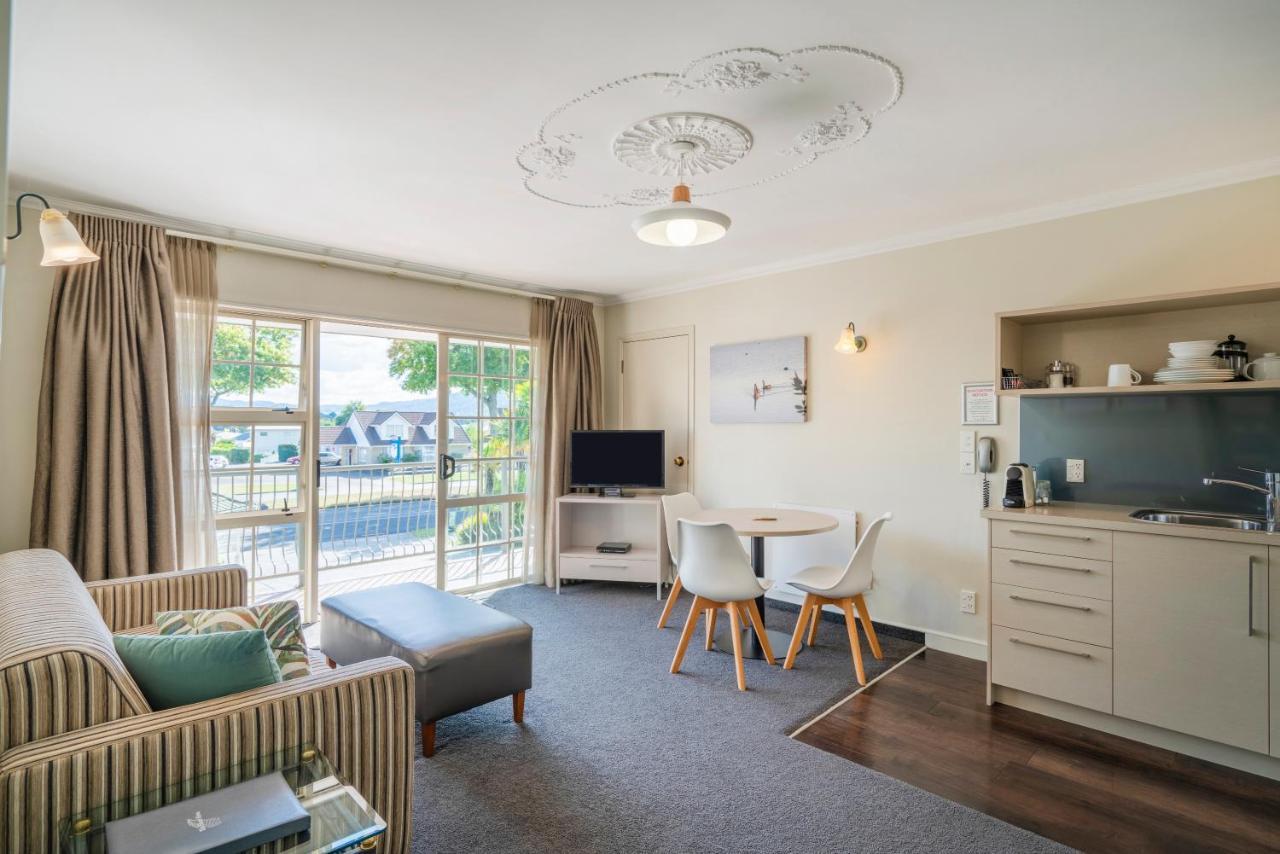 ซิลเวอร์ เฟิร์น แอคคอมโมเดชั่น แอนด์ สปา Motel โรโตรัว ภายนอก รูปภาพ A typical apartment at the hotel