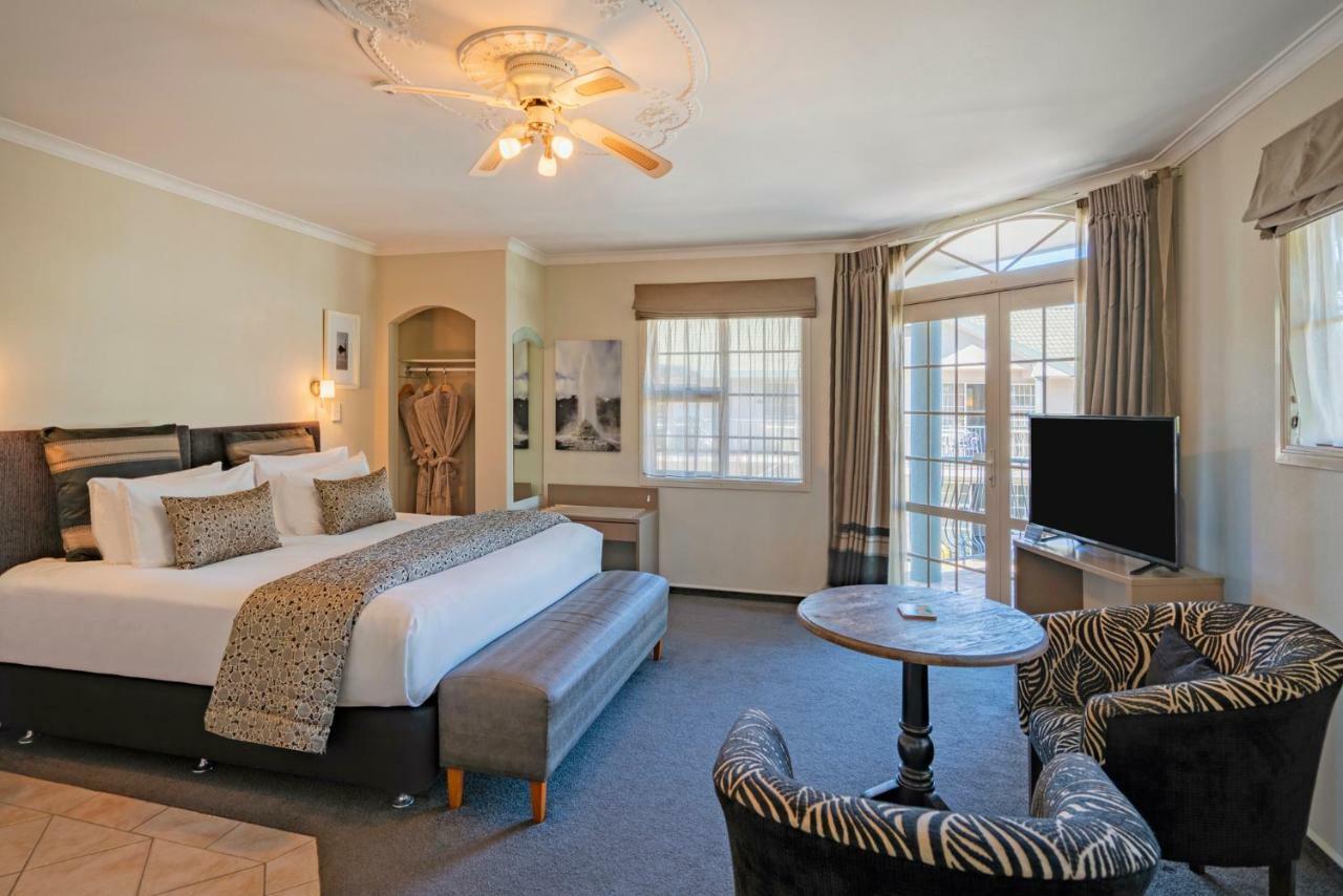 ซิลเวอร์ เฟิร์น แอคคอมโมเดชั่น แอนด์ สปา Motel โรโตรัว ภายนอก รูปภาพ A room at the Protea Hotel, Pretoria