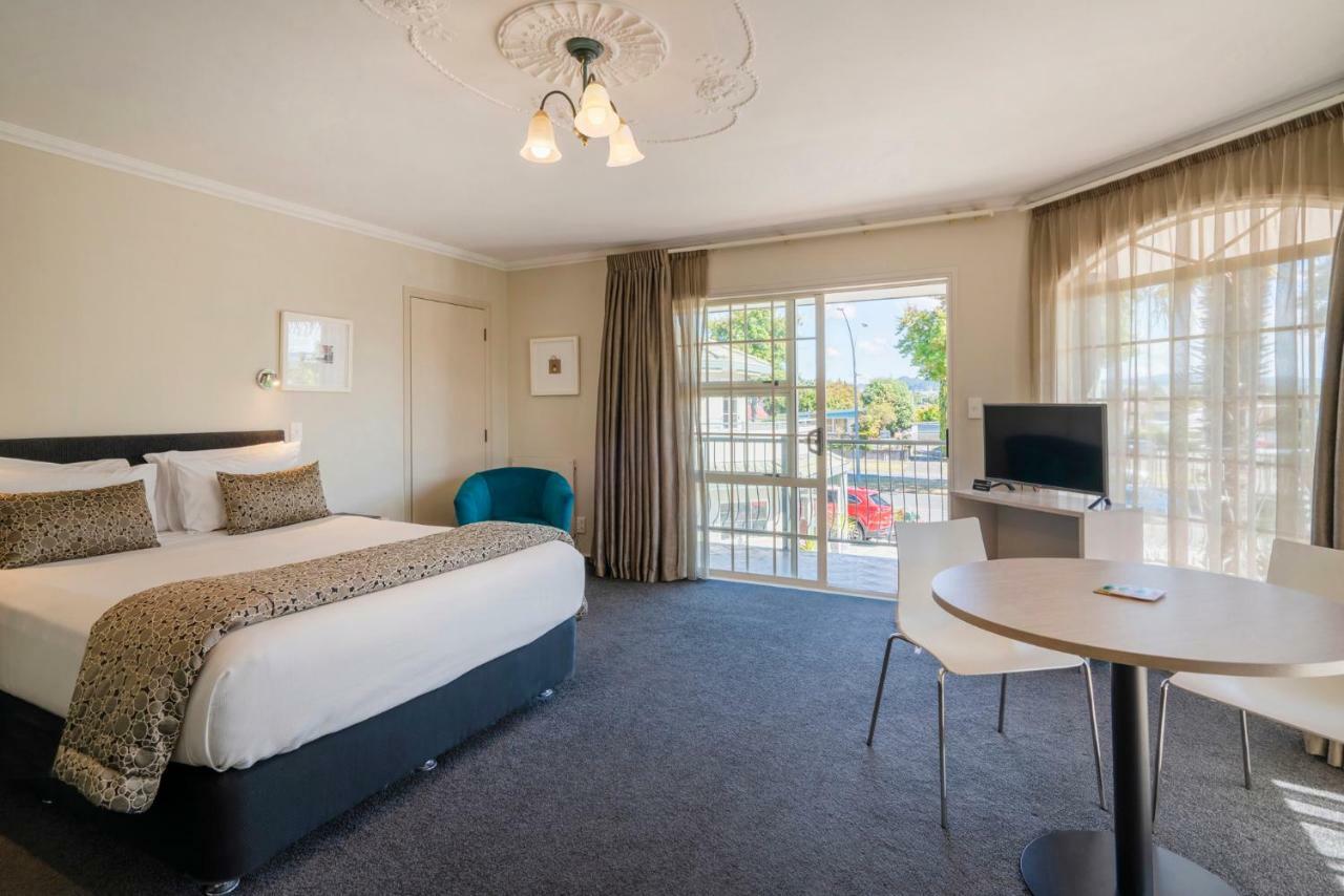 ซิลเวอร์ เฟิร์น แอคคอมโมเดชั่น แอนด์ สปา Motel โรโตรัว ภายนอก รูปภาพ A typical room at the hotel