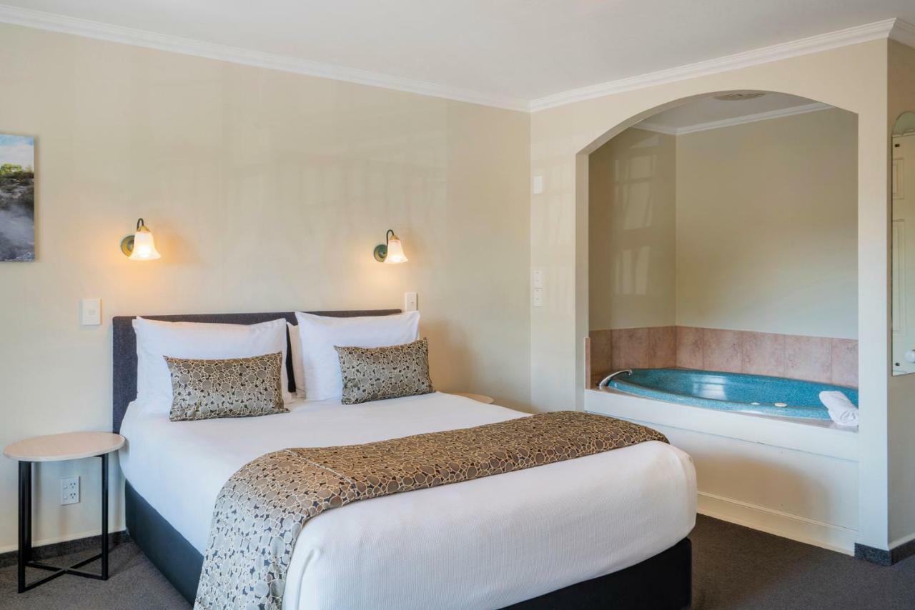 ซิลเวอร์ เฟิร์น แอคคอมโมเดชั่น แอนด์ สปา Motel โรโตรัว ภายนอก รูปภาพ A suite at the hotel