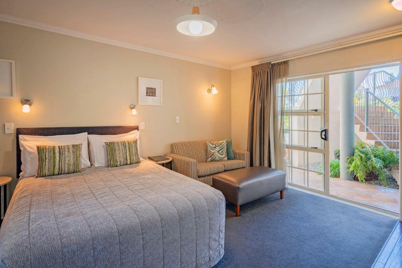 ซิลเวอร์ เฟิร์น แอคคอมโมเดชั่น แอนด์ สปา Motel โรโตรัว ภายนอก รูปภาพ A typical motel room