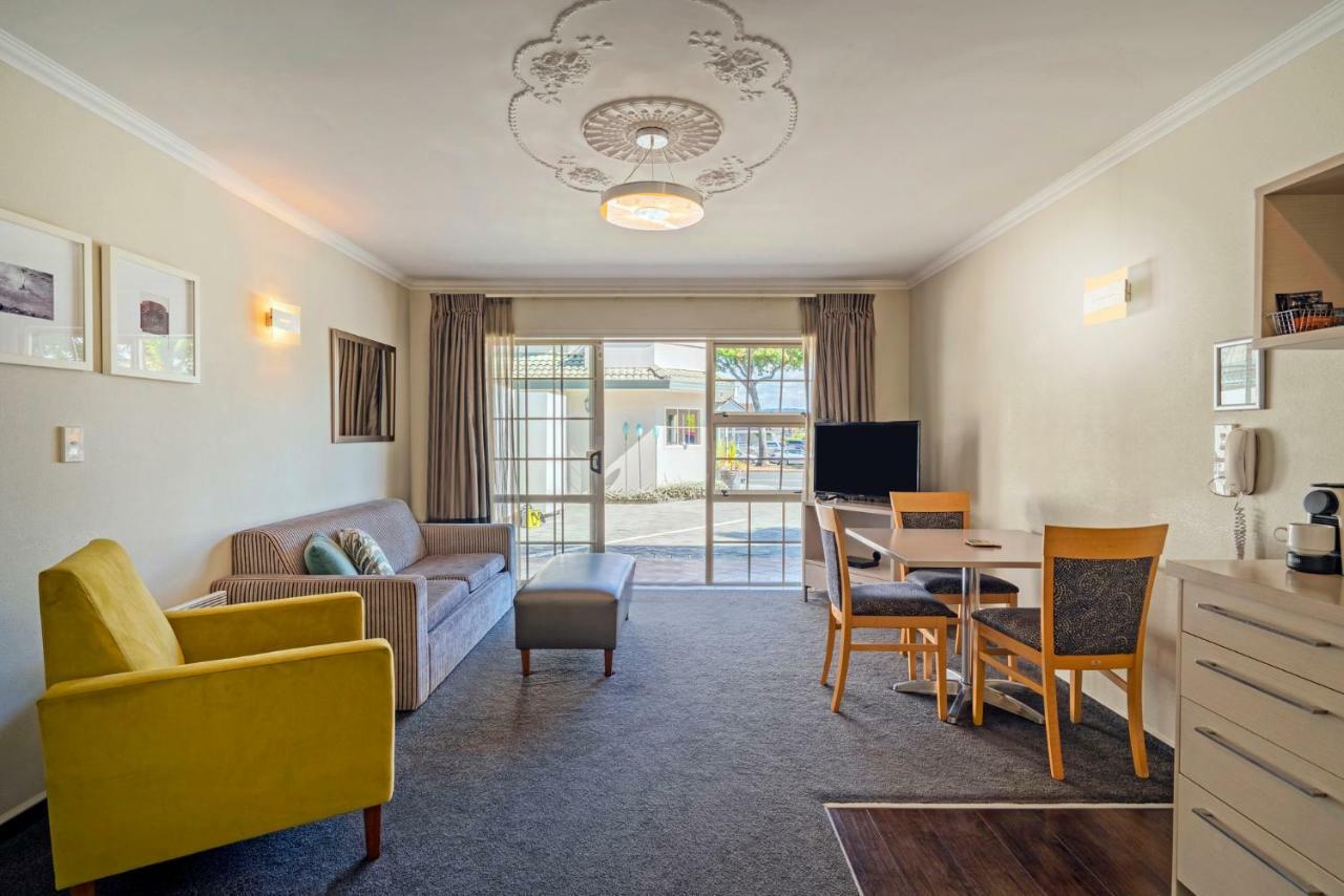 ซิลเวอร์ เฟิร์น แอคคอมโมเดชั่น แอนด์ สปา Motel โรโตรัว ภายนอก รูปภาพ A typical apartment at the retirement village