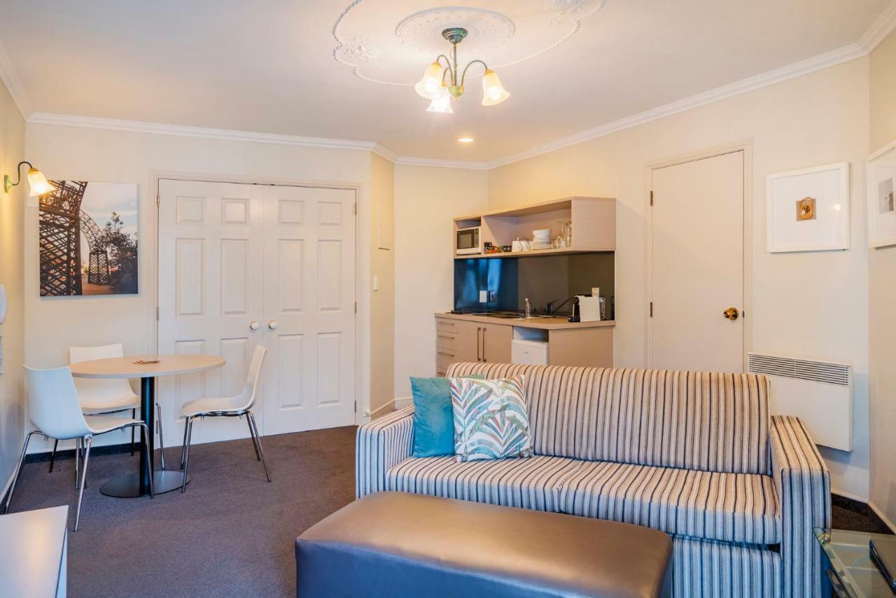 ซิลเวอร์ เฟิร์น แอคคอมโมเดชั่น แอนด์ สปา Motel โรโตรัว ภายนอก รูปภาพ A typical studio apartment