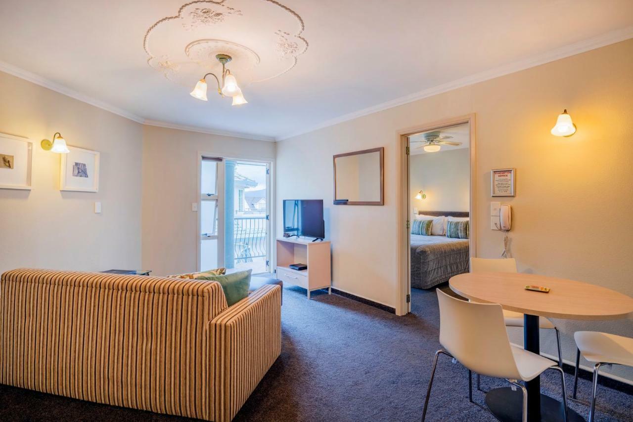 ซิลเวอร์ เฟิร์น แอคคอมโมเดชั่น แอนด์ สปา Motel โรโตรัว ภายนอก รูปภาพ A typical one-bedroom apartment
