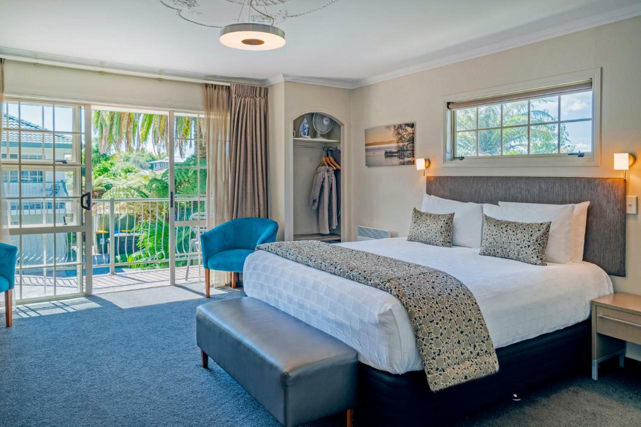 ซิลเวอร์ เฟิร์น แอคคอมโมเดชั่น แอนด์ สปา Motel โรโตรัว ภายนอก รูปภาพ A bedroom at the hotel