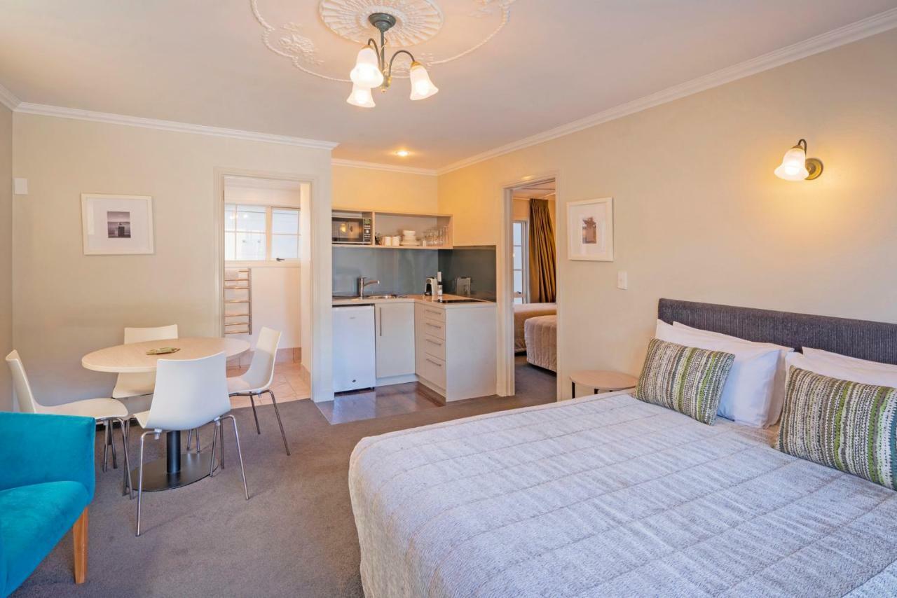 ซิลเวอร์ เฟิร์น แอคคอมโมเดชั่น แอนด์ สปา Motel โรโตรัว ภายนอก รูปภาพ A studio apartment in New Zealand
