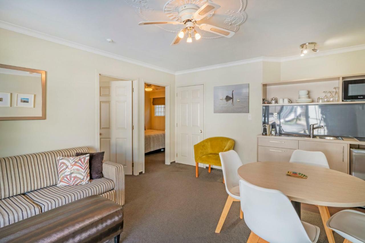 ซิลเวอร์ เฟิร์น แอคคอมโมเดชั่น แอนด์ สปา Motel โรโตรัว ภายนอก รูปภาพ A typical apartment at the hotel