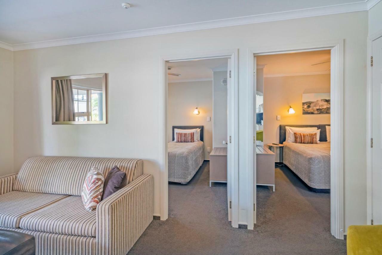 ซิลเวอร์ เฟิร์น แอคคอมโมเดชั่น แอนด์ สปา Motel โรโตรัว ภายนอก รูปภาพ A typical two bedroom apartment
